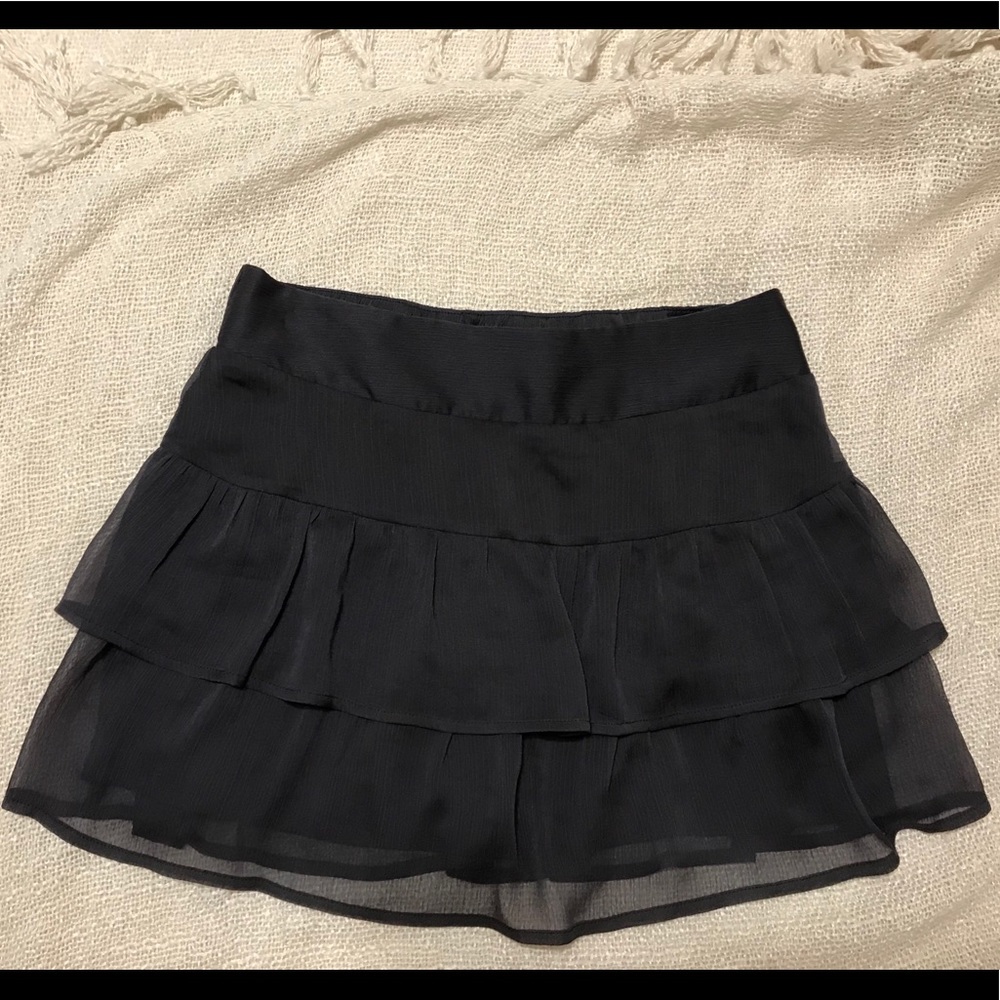 Gray Ruffle skirt - Picture 2 of 2
